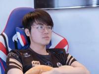 黑白体育-Karsa巅峰对决，詹姆斯与50激战切尔西分钟，比分优势明显胜负难料！的简单介绍