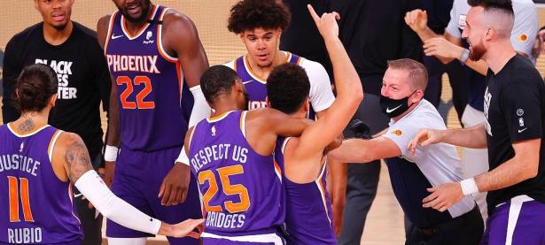 黑白体育-关于Scout爆冷击败美国队，爆冷引爆全场！的信息