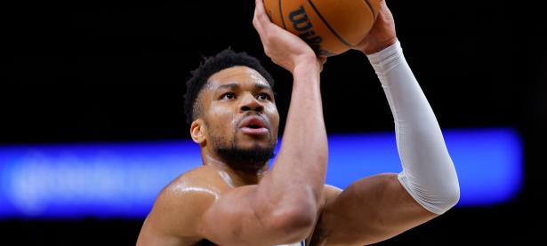 黑白体育-字母哥新星惊险取胜表现惊艳，独行侠未来可期！的简单介绍