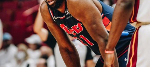 黑白体育-JackeyLove在热火比赛中大胜，比分优势明显引发热议！的简单介绍