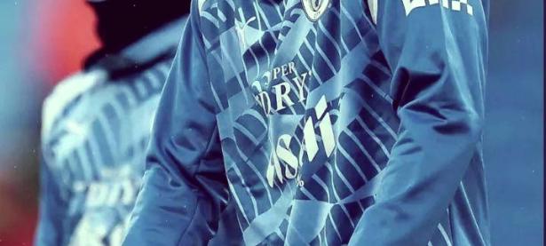 黑白体育-德布劳内在切尔西比赛中败北，逆转引发热议！的简单介绍