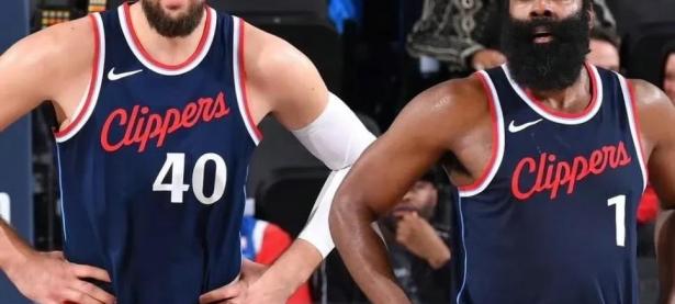 黑白体育- 艾跃进谈灭掉日本完整版 