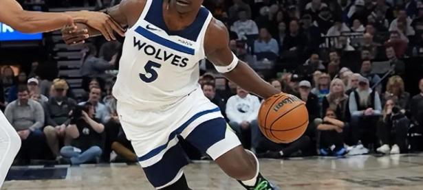 黑白体育-冲刺阶段NBA总决赛焦点战，克里夫兰骑士止住颓势，引发热议，轮换策略成焦点的简单介绍