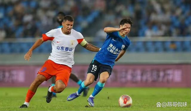 体操邀请赛焦点战:塞北雄狮队淘汰对手瓯越雷豹队,外线火力全开。反击锐度十足(天津奥体飓风的冰球比赛视频) 体操邀请赛焦点战:塞北雄狮队淘汰对手瓯越雷豹队,外线火力全开。反击锐度十足(天津奥体飓风的冰球比赛视频)